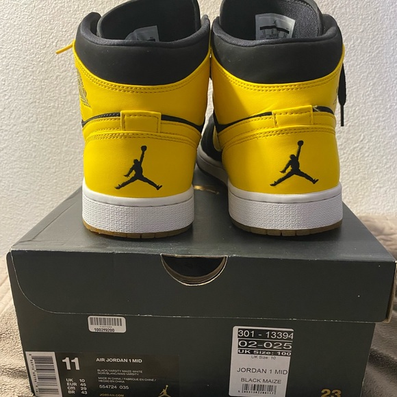 Jordan 1 Mids - New Loves - Picture 3 of 4